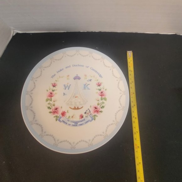 New McIntosh The Royal Family Baby Duke & Duchess of Cambridge Plate & Mug 2013 - Picture 7 of 16